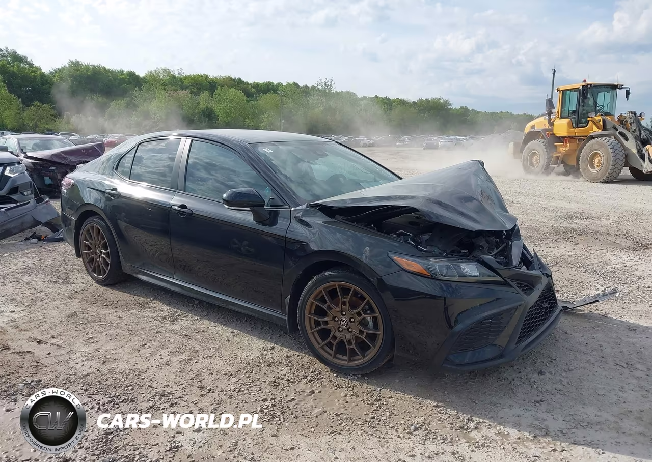 2023 Toyota Camry Se Nightshade Edition Hybrid