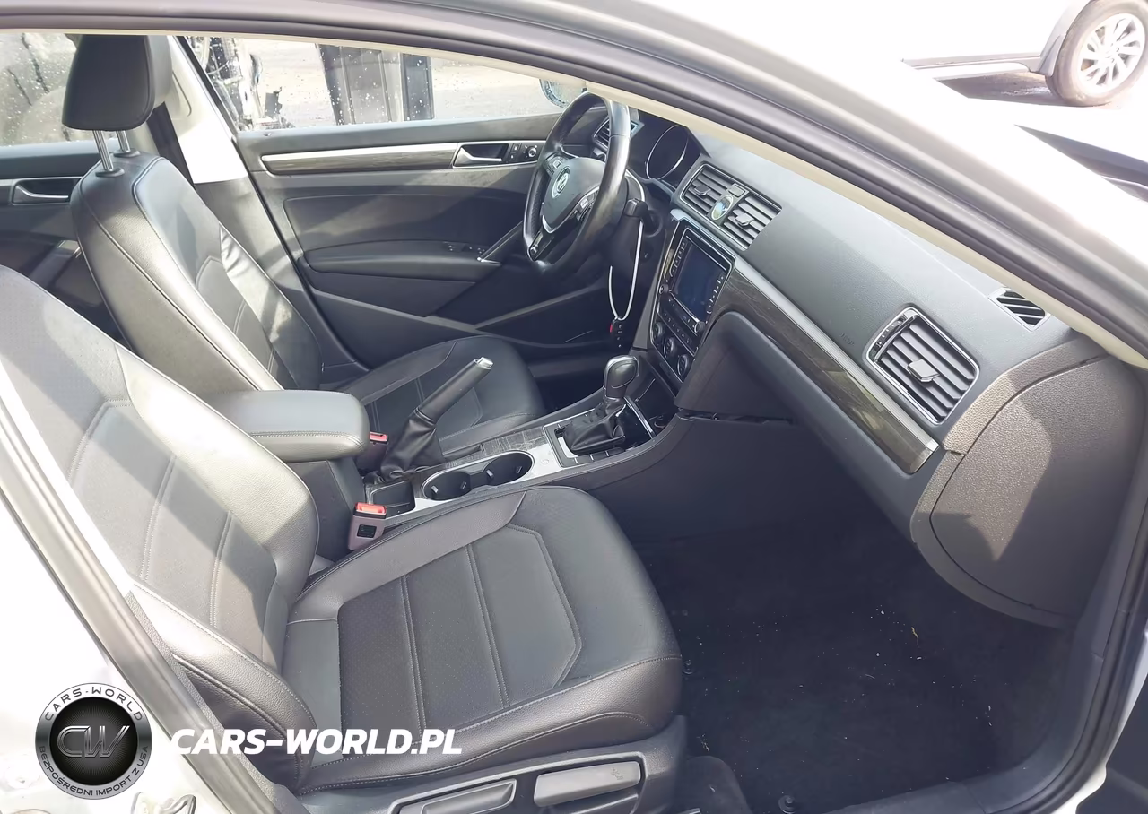 2017 Volkswagen Passat 1.8T Se VIN:1VWBT7A32HC046759 - 5