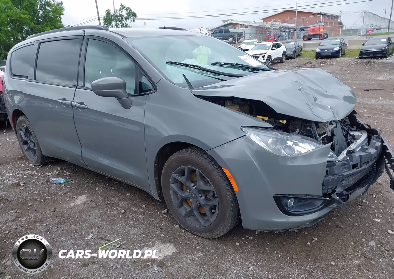 2020 Chrysler Pacifica Touring L Plus – zdjęcie 1 z 17