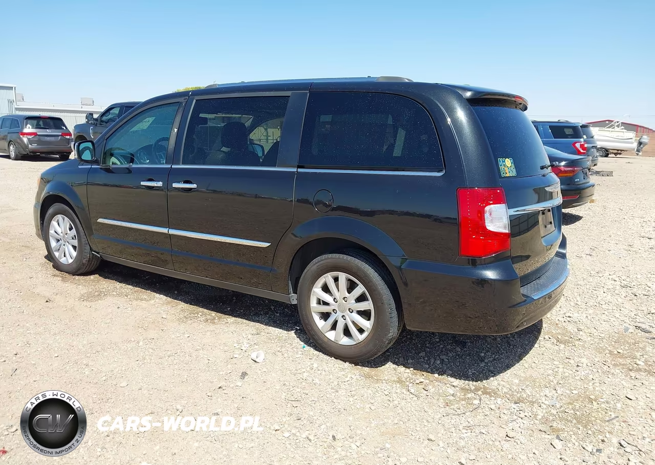 2015 Chrysler Town & Country Limited Platinum VIN:2C4RC1GG9FR731399 - 3