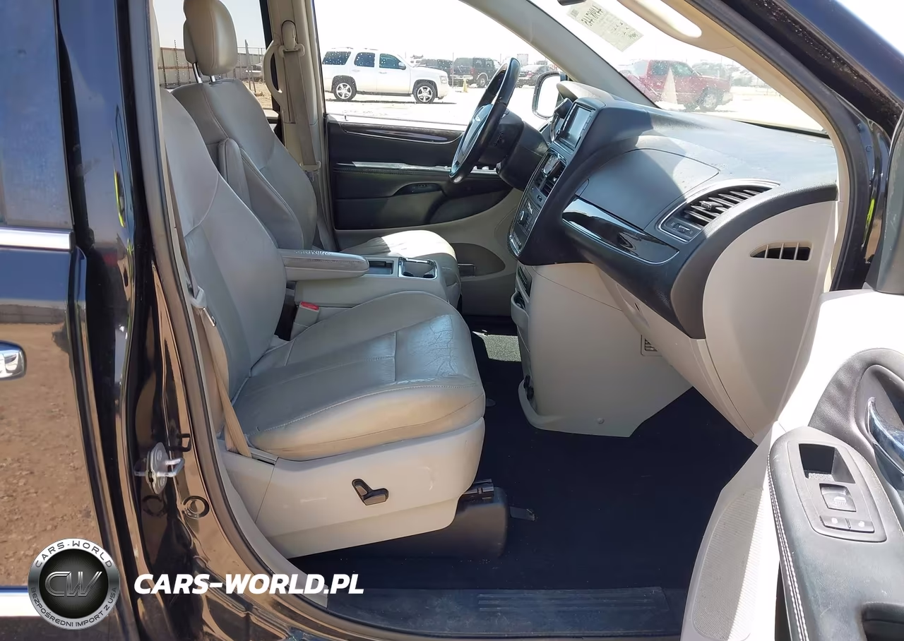 2015 Chrysler Town & Country Limited Platinum VIN:2C4RC1GG9FR731399 - 5