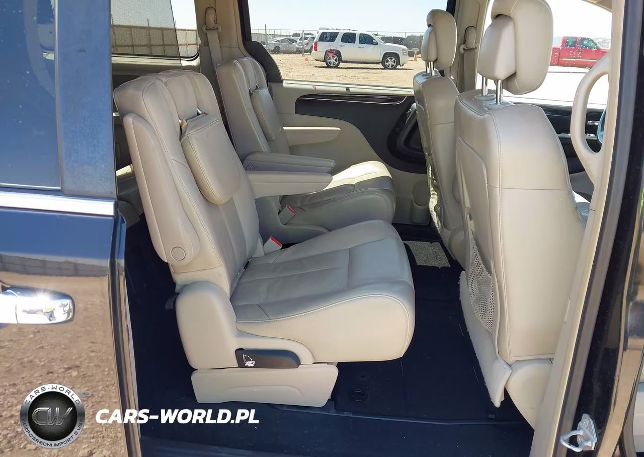 2015 Chrysler Town & Country Limited Platinum VIN:2C4RC1GG9FR731399 - 8