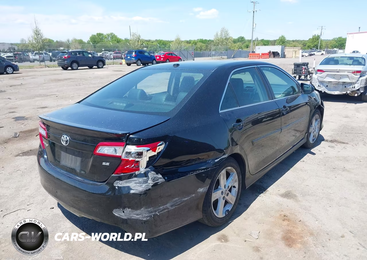 2014 Toyota Camry Se VIN:4T1BF1FK2EU832991 - 4