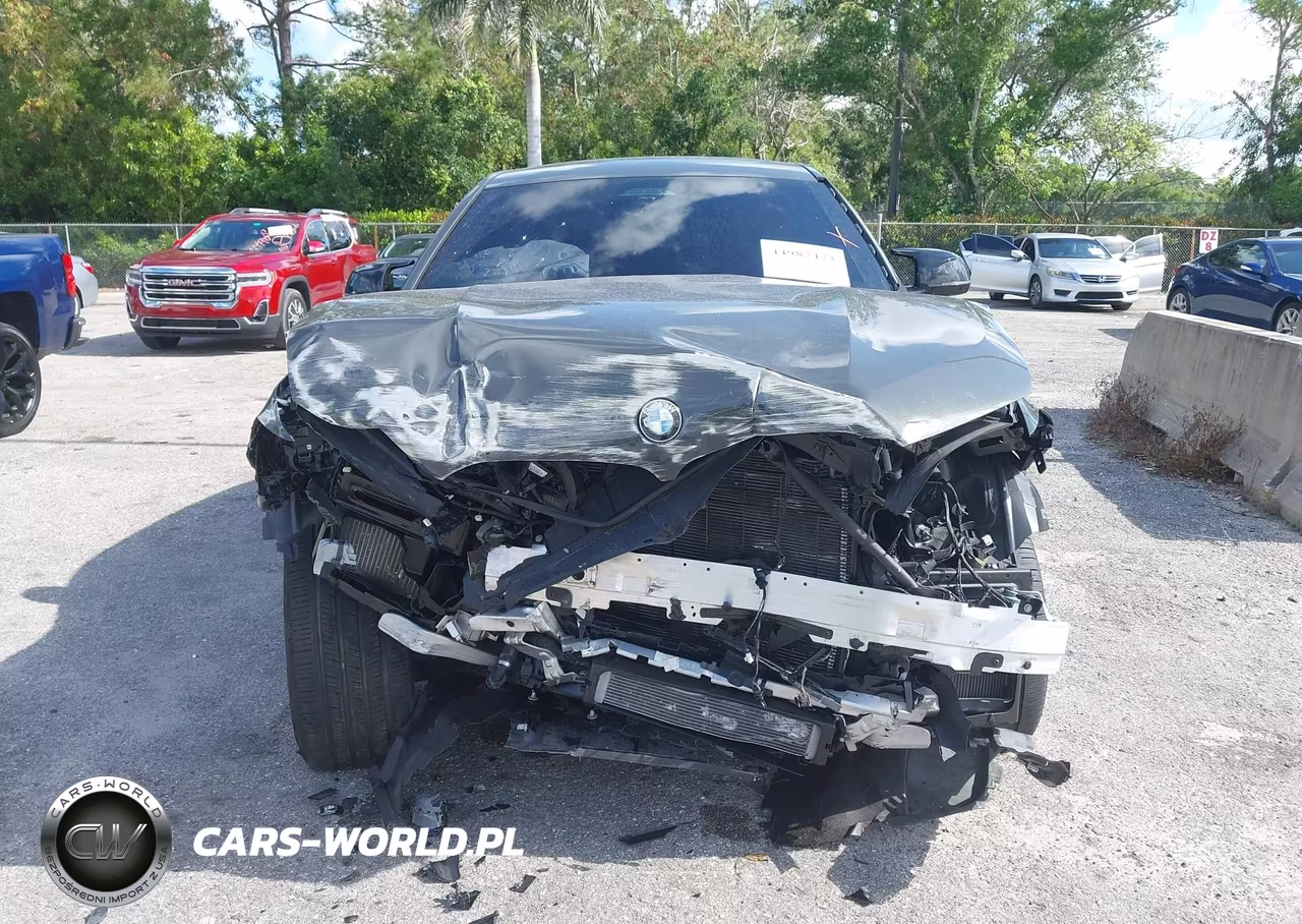 2025 BMW X6 M VIN:5YM23ET06S9X13483 - 12
