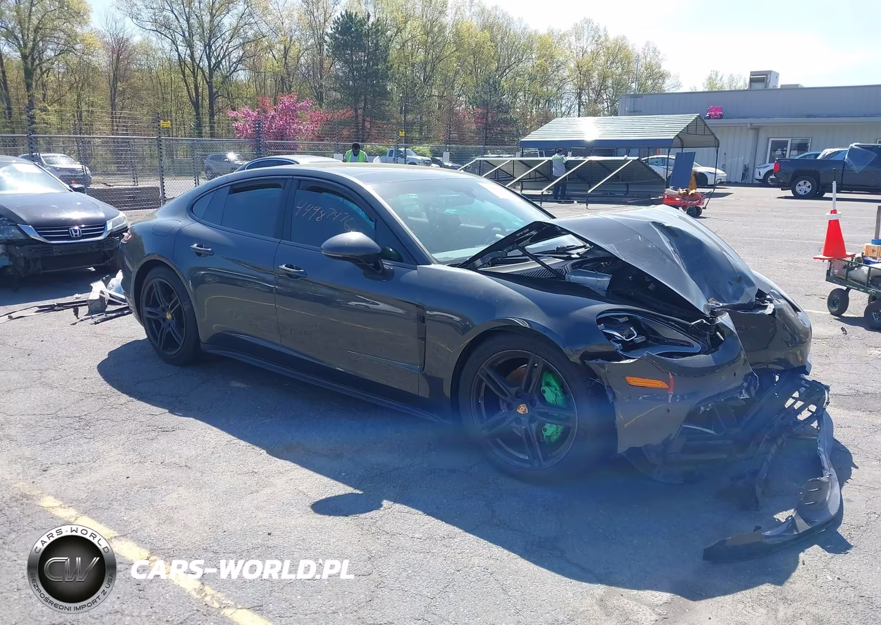 2017 Porsche Panamera 4