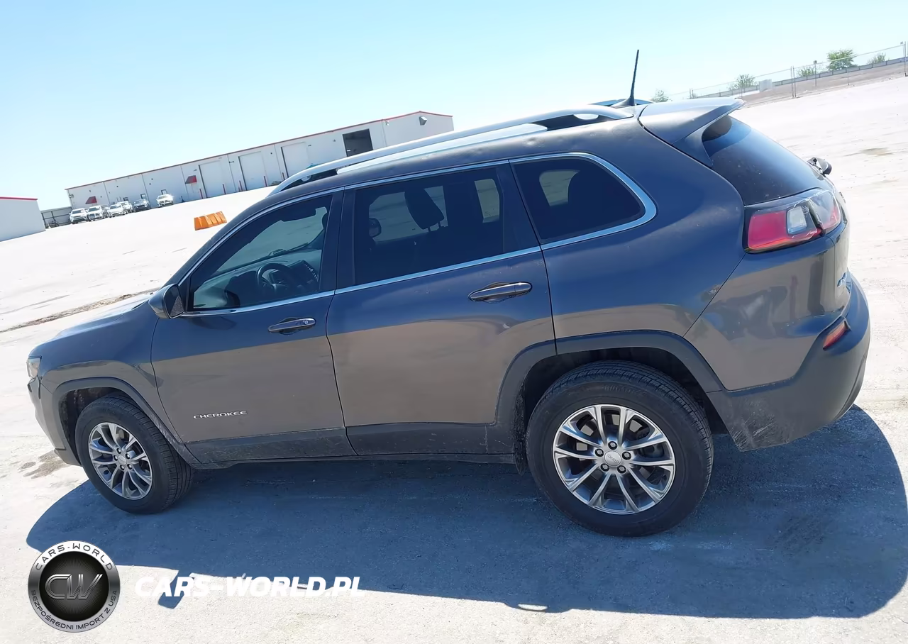 2019 Jeep Cherokee Latitude Plus 4X4 VIN:1C4PJMLX5KD270509 - 14
