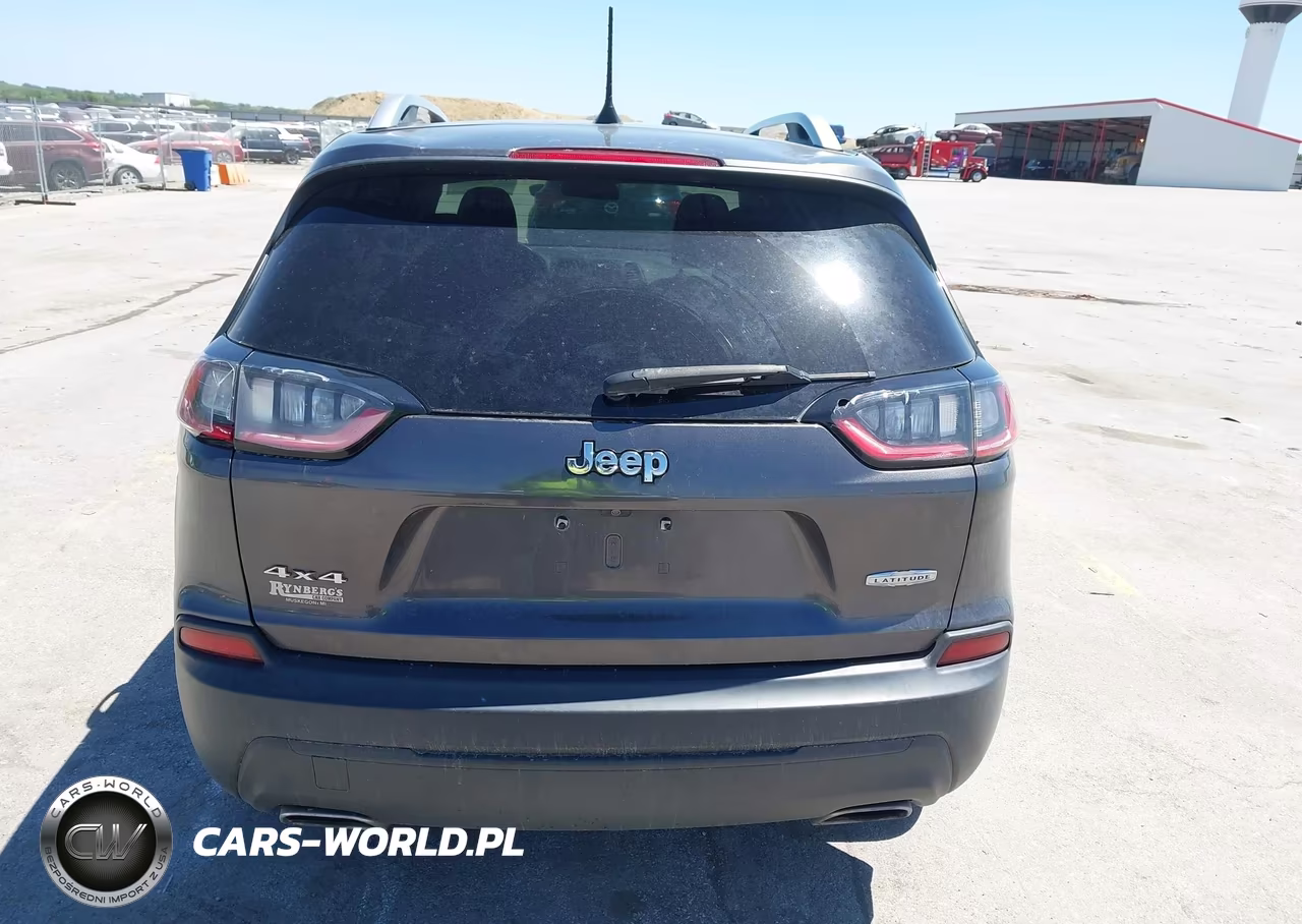 2019 Jeep Cherokee Latitude Plus 4X4 VIN:1C4PJMLX5KD270509 - 16