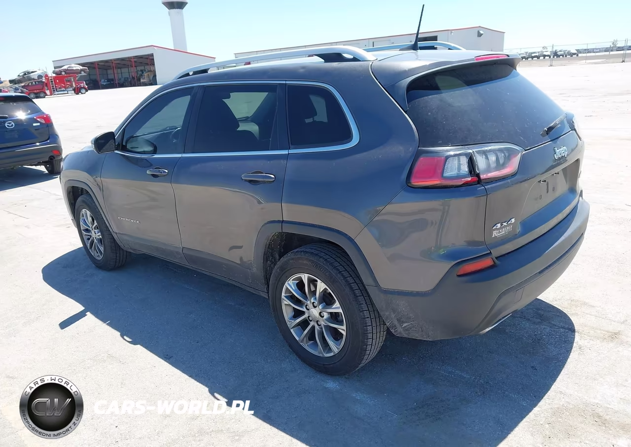 2019 Jeep Cherokee Latitude Plus 4X4 VIN:1C4PJMLX5KD270509 - 3