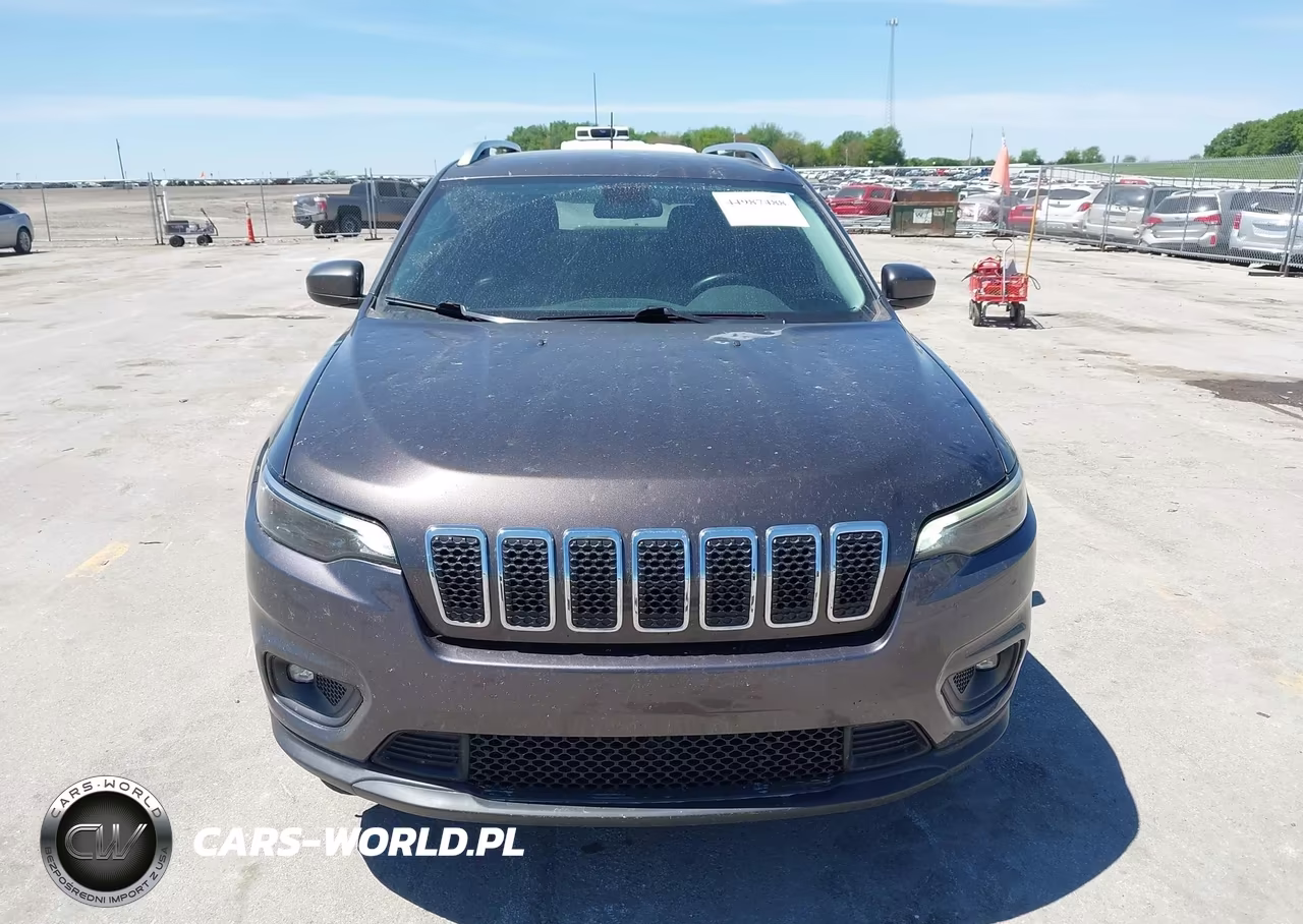 2019 Jeep Cherokee Latitude Plus 4X4 VIN:1C4PJMLX5KD270509 - 6