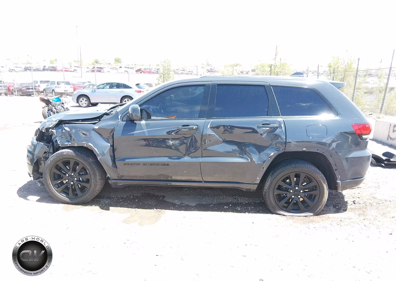 2017 Jeep Grand Cherokee Altitude 4X4 VIN:1C4RJFAG7HC720067 - 14