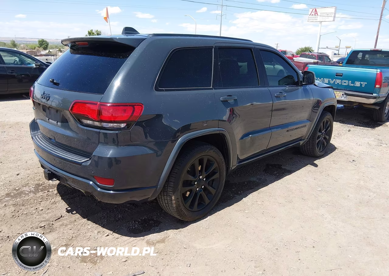2017 Jeep Grand Cherokee Altitude 4X4 VIN:1C4RJFAG7HC720067 - 4