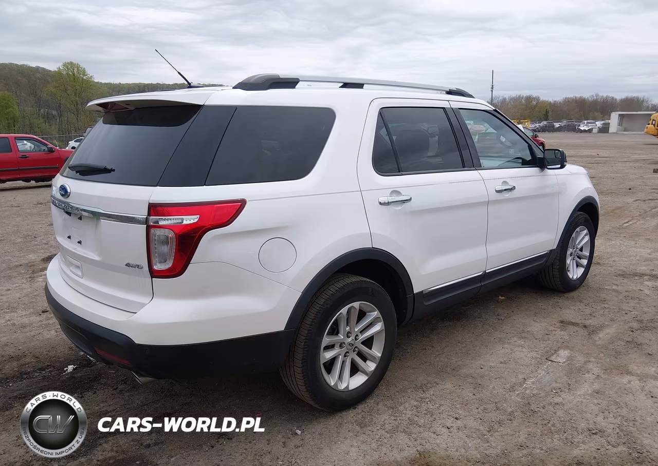 2011 Ford Explorer Xlt VIN:1FMHK8D83BGA34810 - 4