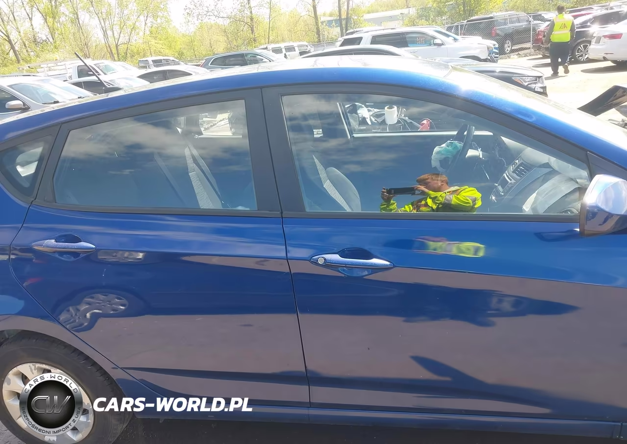 2015 Hyundai Accent Gs VIN:KMHCT5AE0FU206928 - 13