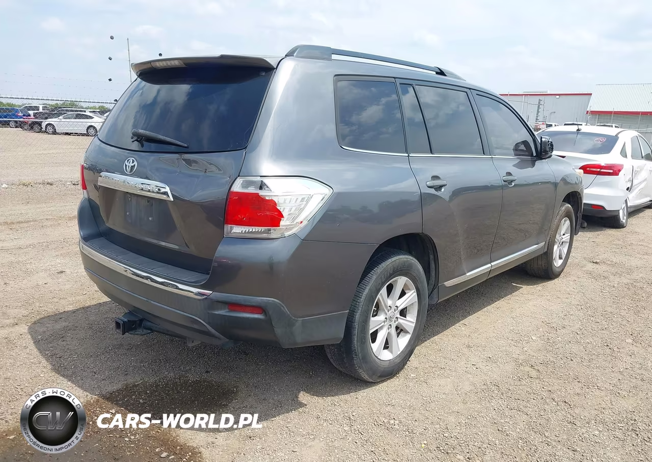 2013 Toyota Highlander Se V6 VIN:5TDZK3EH2DS126672 - 4