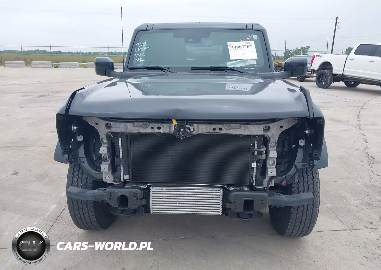 2025 Ford Bronco Outer Banks VIN:1FMEE8BP0SLA69106 - 13