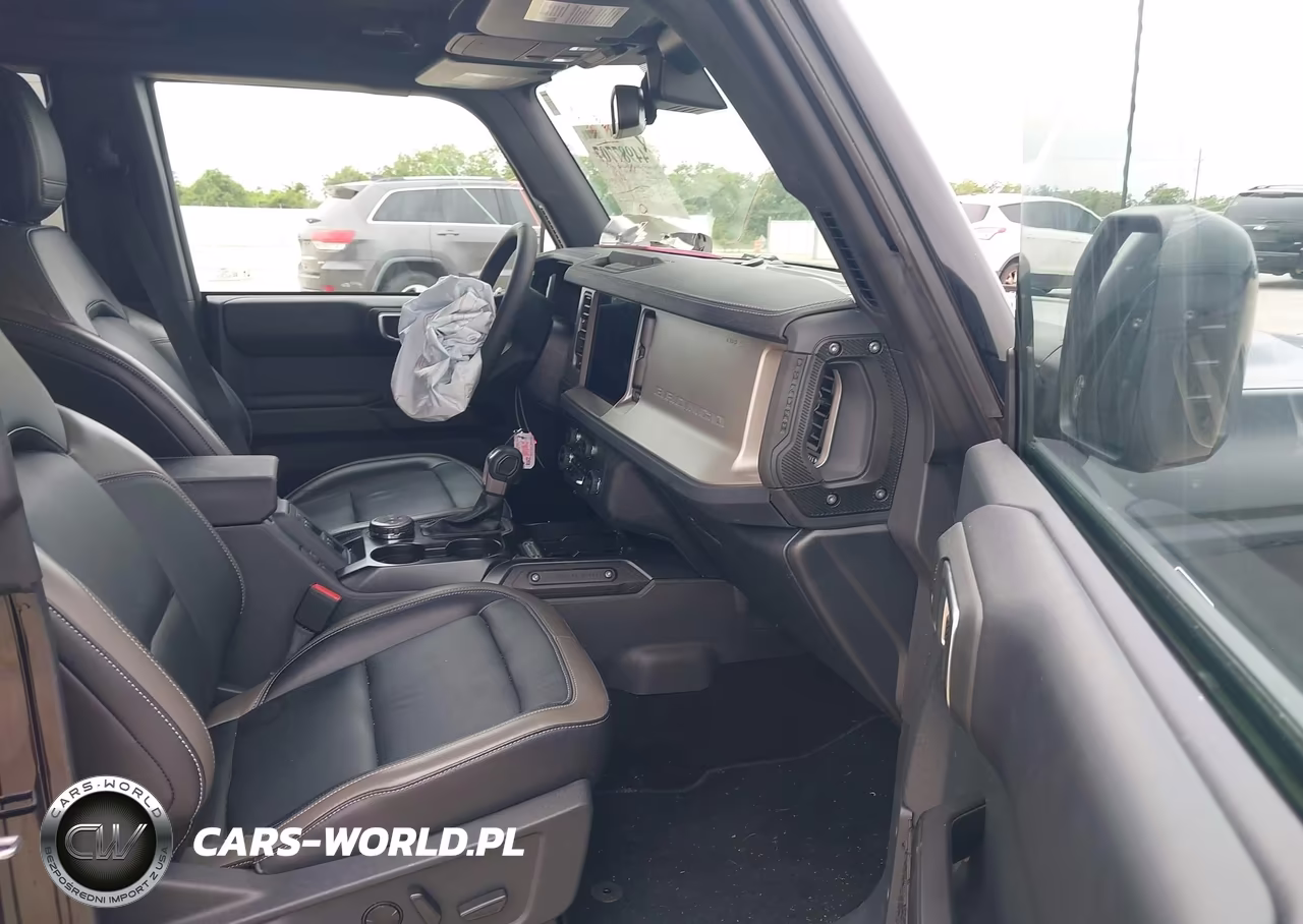 2025 Ford Bronco Outer Banks VIN:1FMEE8BP0SLA69106 - 5