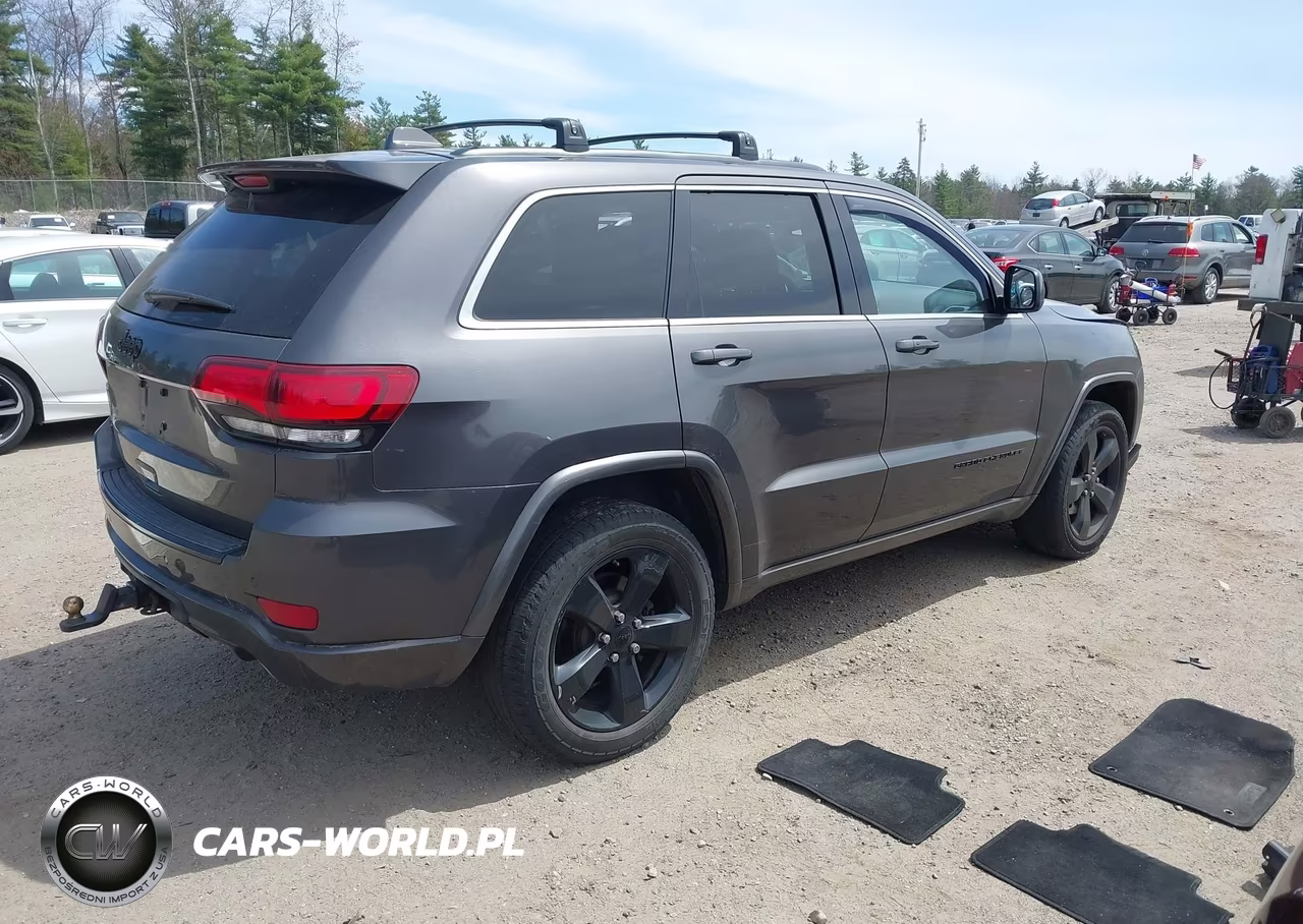 2015 Jeep Grand Cherokee Altitude VIN:1C4RJFAG2FC858855 - 4