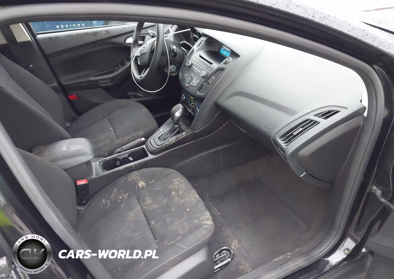 2017 Ford Focus Se VIN:1FADP3K25HL294833 - 5