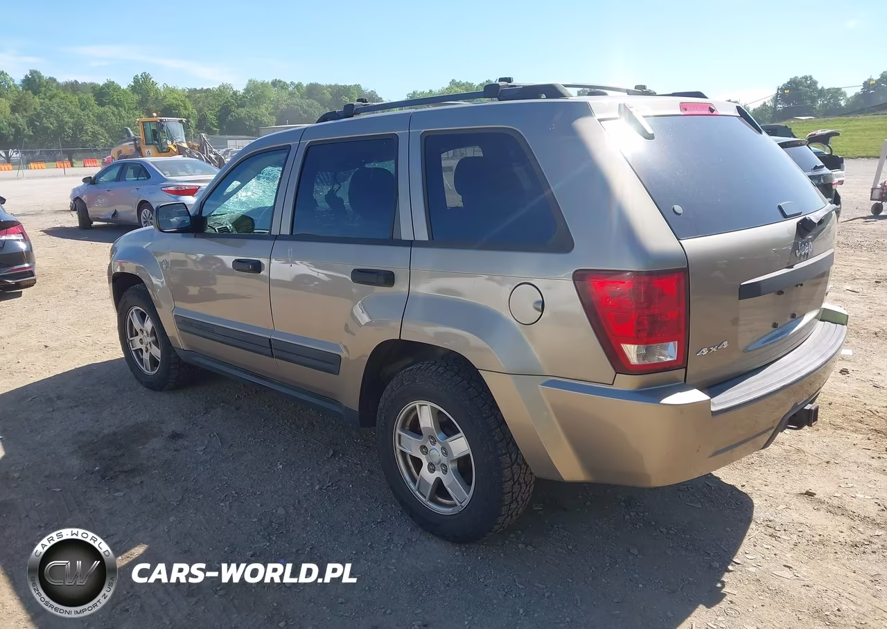 2005 Jeep Grand Cherokee Laredo VIN:1J4HR48N35C556397 - 3