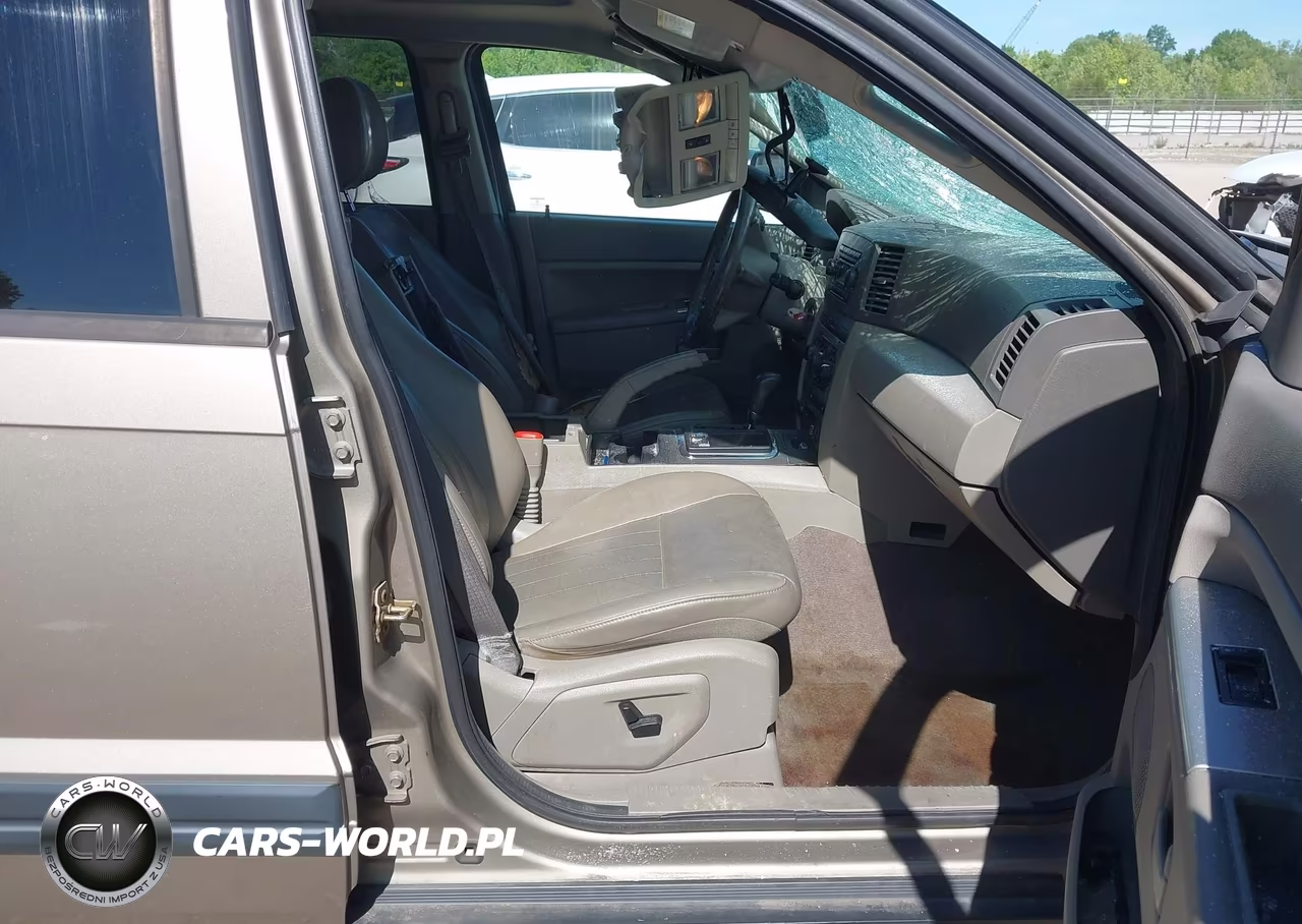 2005 Jeep Grand Cherokee Laredo VIN:1J4HR48N35C556397 - 5