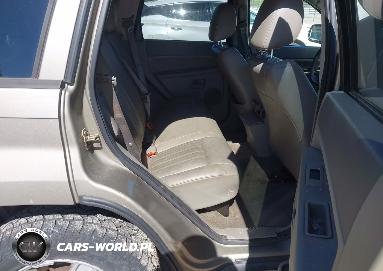 2005 Jeep Grand Cherokee Laredo VIN:1J4HR48N35C556397 - 8