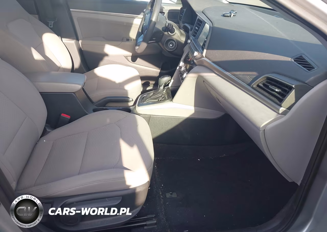 2020 Hyundai Elantra Sel VIN:5NPD84LF8LH601584 - 5