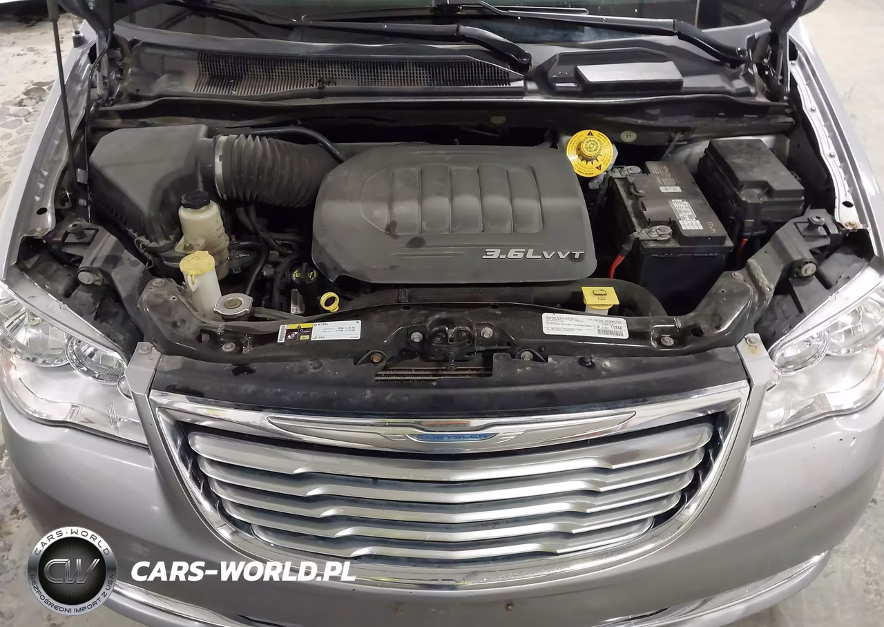 2015 Chrysler Town & Country Touring VIN:2C4RC1BG9FR595122 - 10