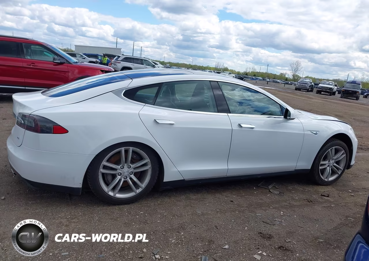 2014 Tesla Model S P85 VIN:5YJSA1H15EFP49393 - 13
