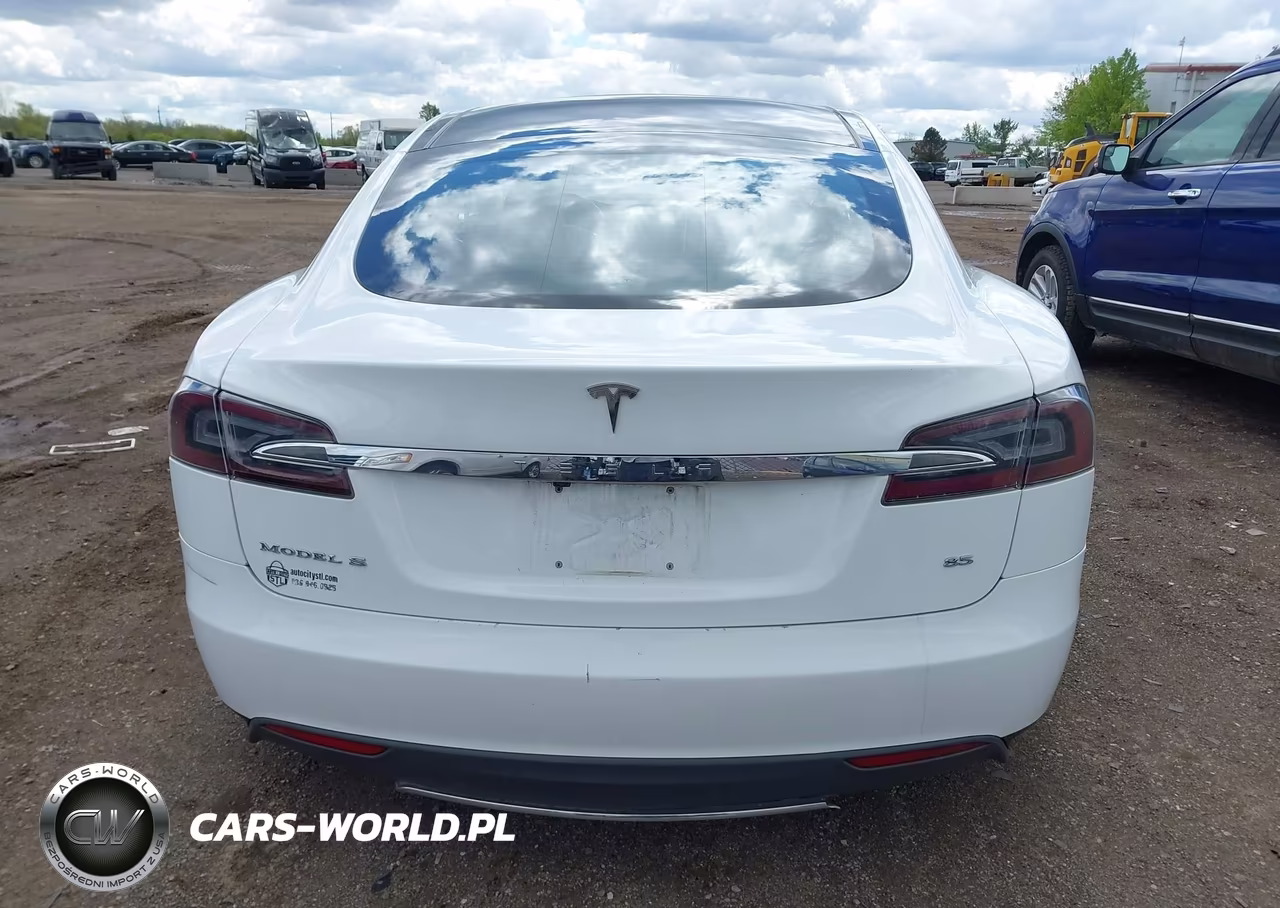 2014 Tesla Model S P85 VIN:5YJSA1H15EFP49393 - 16