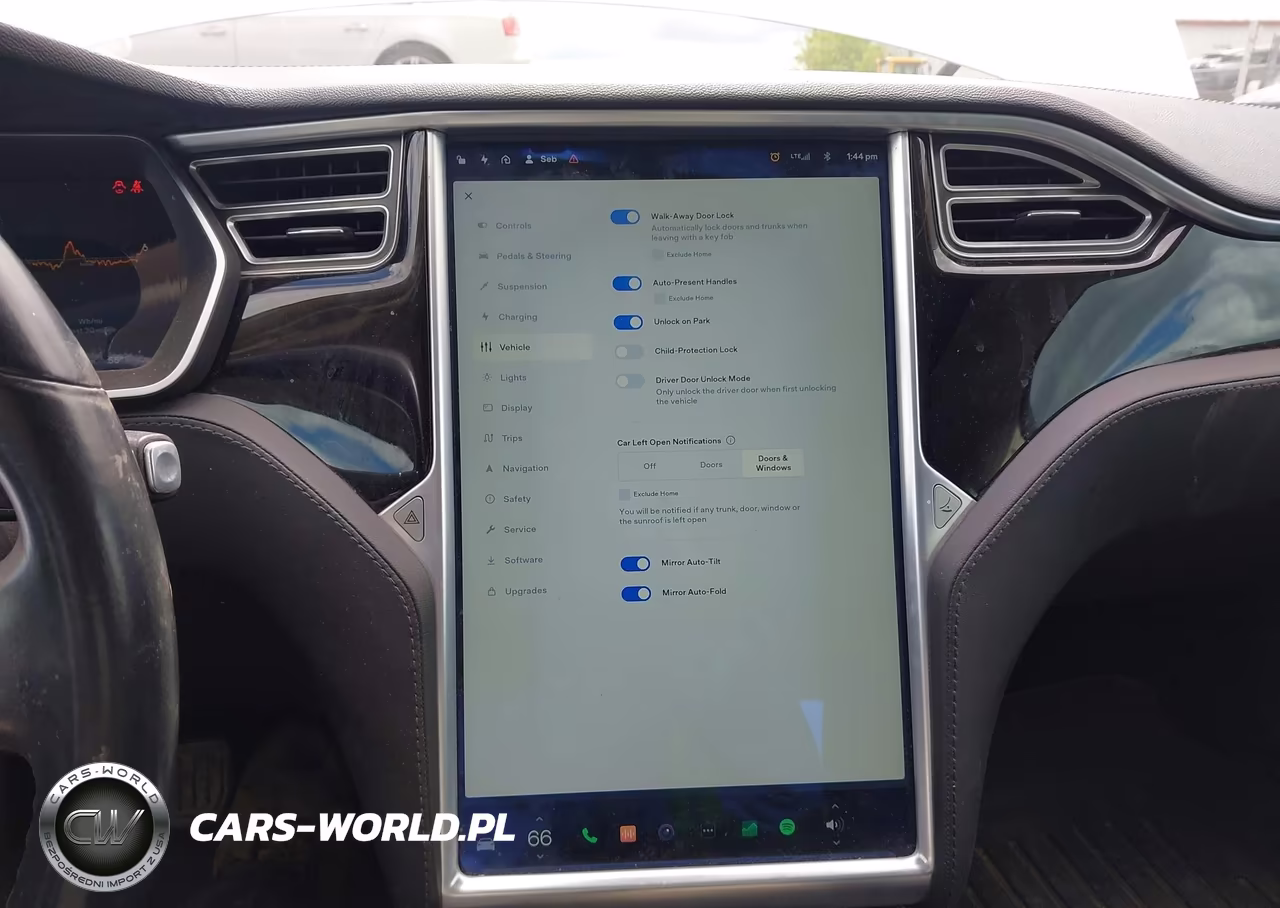 2014 Tesla Model S P85 VIN:5YJSA1H15EFP49393 - 18