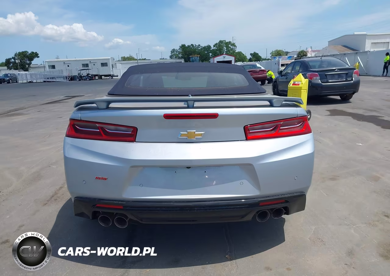 2018 Chevrolet Camaro 2Ss VIN:1G1FH3D72J0134112 - 19