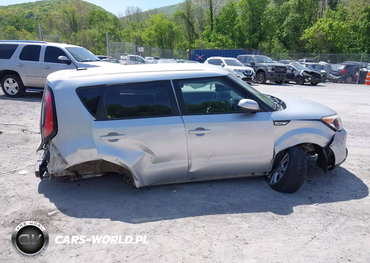 2016 Kia Soul + VIN:KNDJP3A54G7824239 - 14