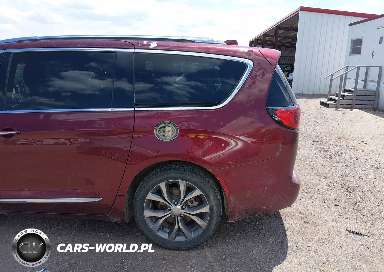 2018 Chrysler Pacifica Limited VIN:2C4RC1GG7JR259907 - 18