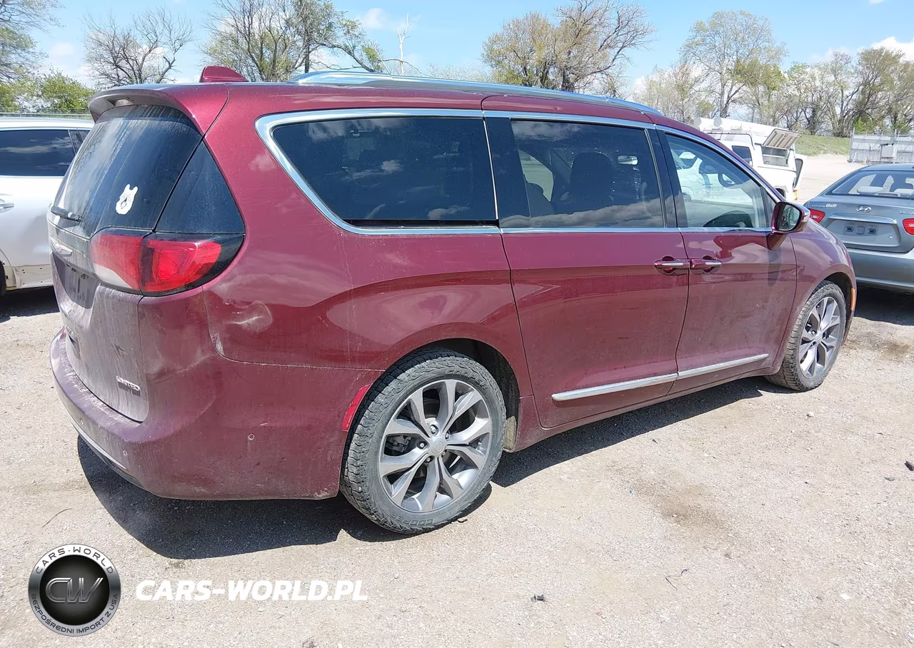 2018 Chrysler Pacifica Limited VIN:2C4RC1GG7JR259907 - 4