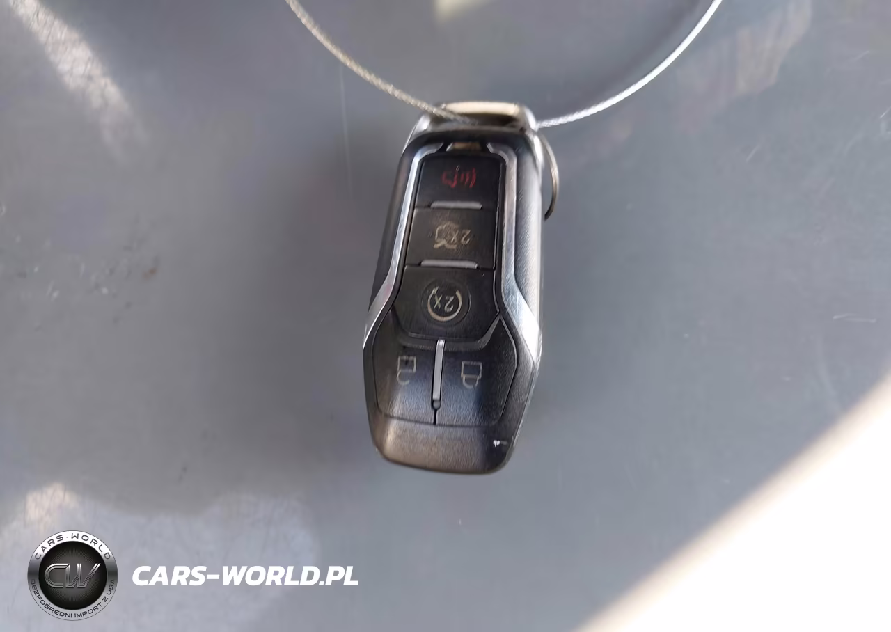 2015 Ford Mustang V6 VIN:1FA6P8AM9F5352792 - 11