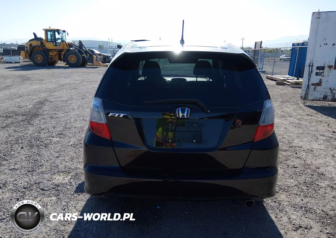 2011 Honda Fit Sport VIN:JHMGE8H51BC011538 - 17
