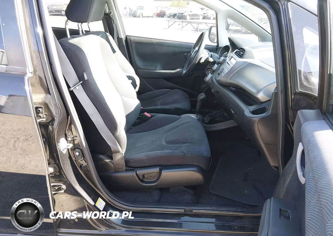 2011 Honda Fit Sport VIN:JHMGE8H51BC011538 - 5