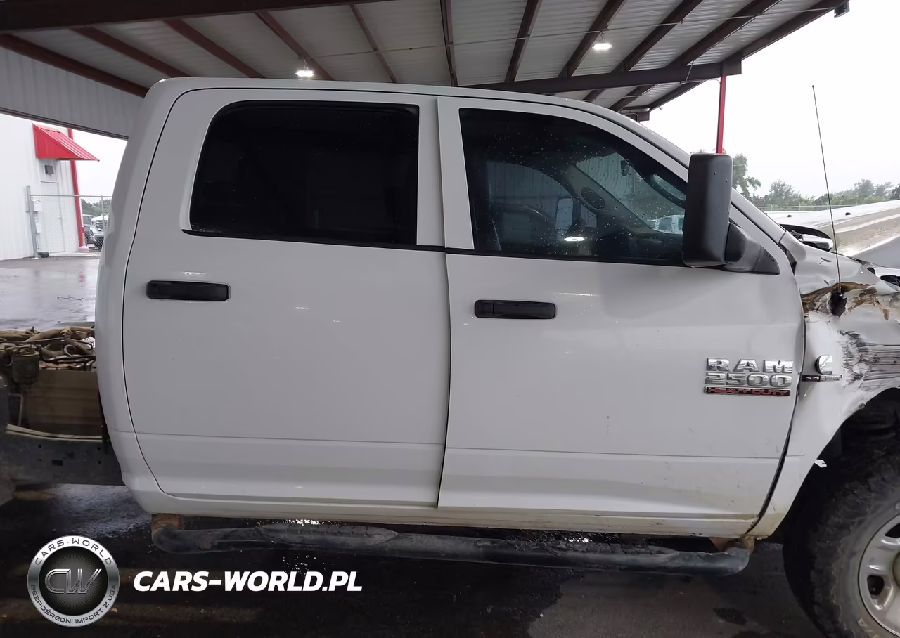 2018 Ram 2500 Tradesman 4X4 8' Box VIN:3C6UR5HL7JG295993 - 13
