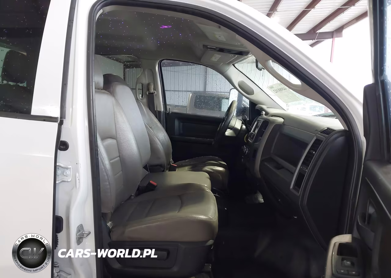 2018 Ram 2500 Tradesman 4X4 8' Box VIN:3C6UR5HL7JG295993 - 5