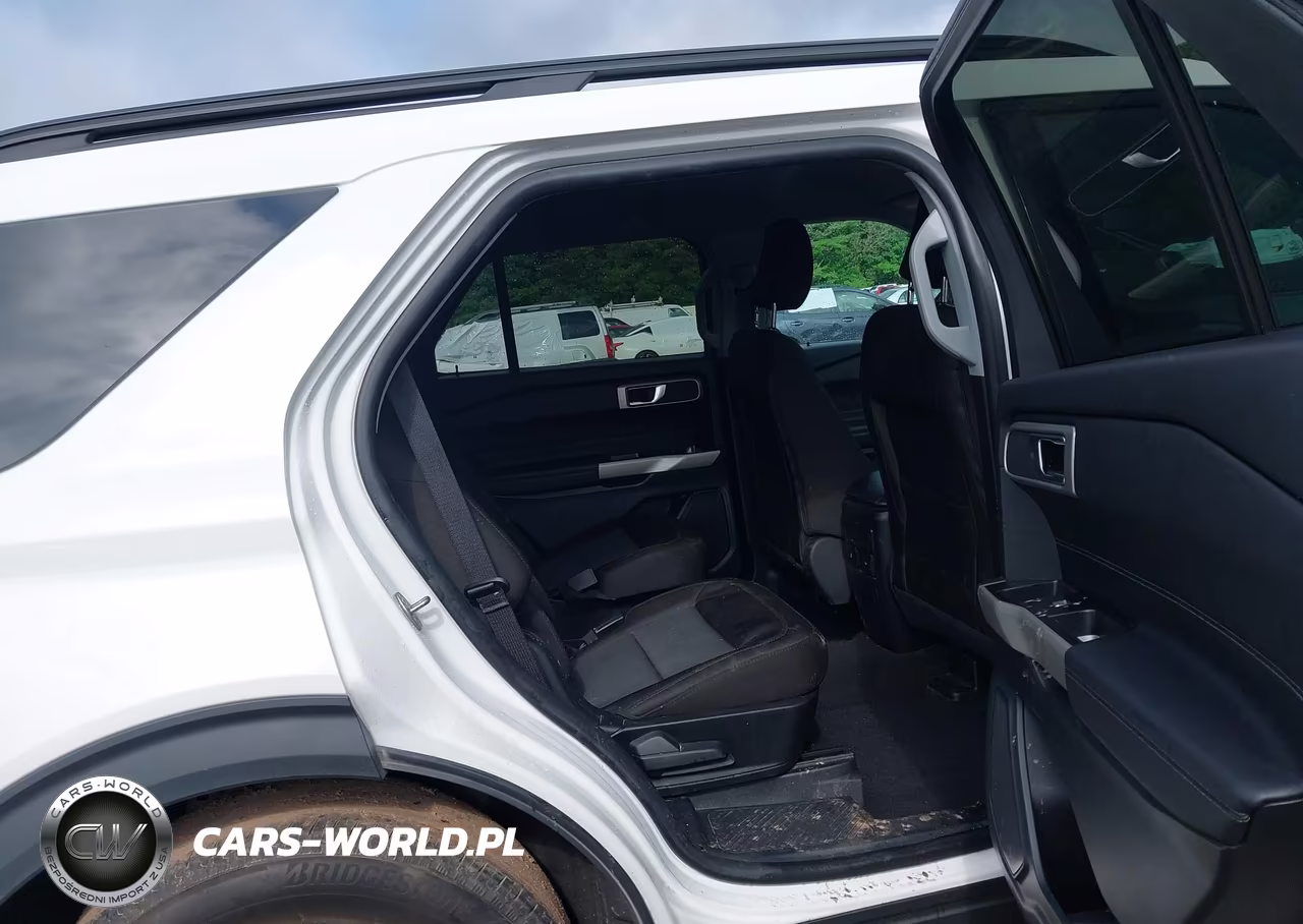 2024 Ford Explorer Xlt VIN:1FMSK7DH4RGA14883 - 8