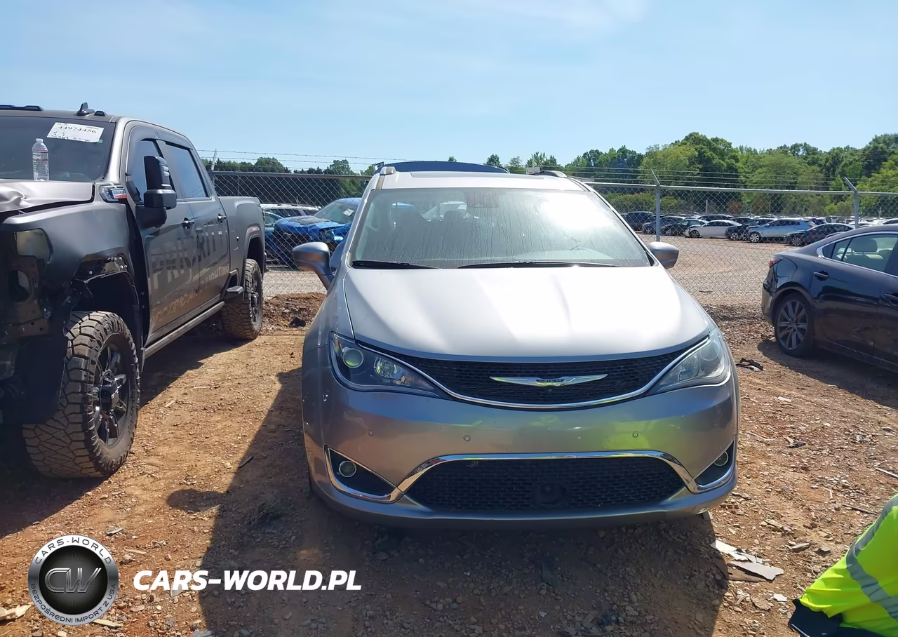 2019 Chrysler Pacifica Touring L Plus VIN:2C4RC1EGXKR629798 - 13