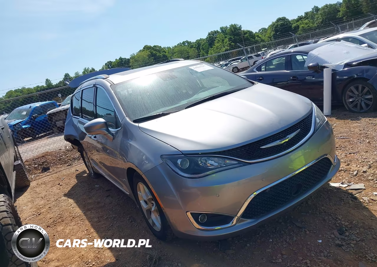 2019 Chrysler Pacifica Touring L Plus VIN:2C4RC1EGXKR629798 - 14