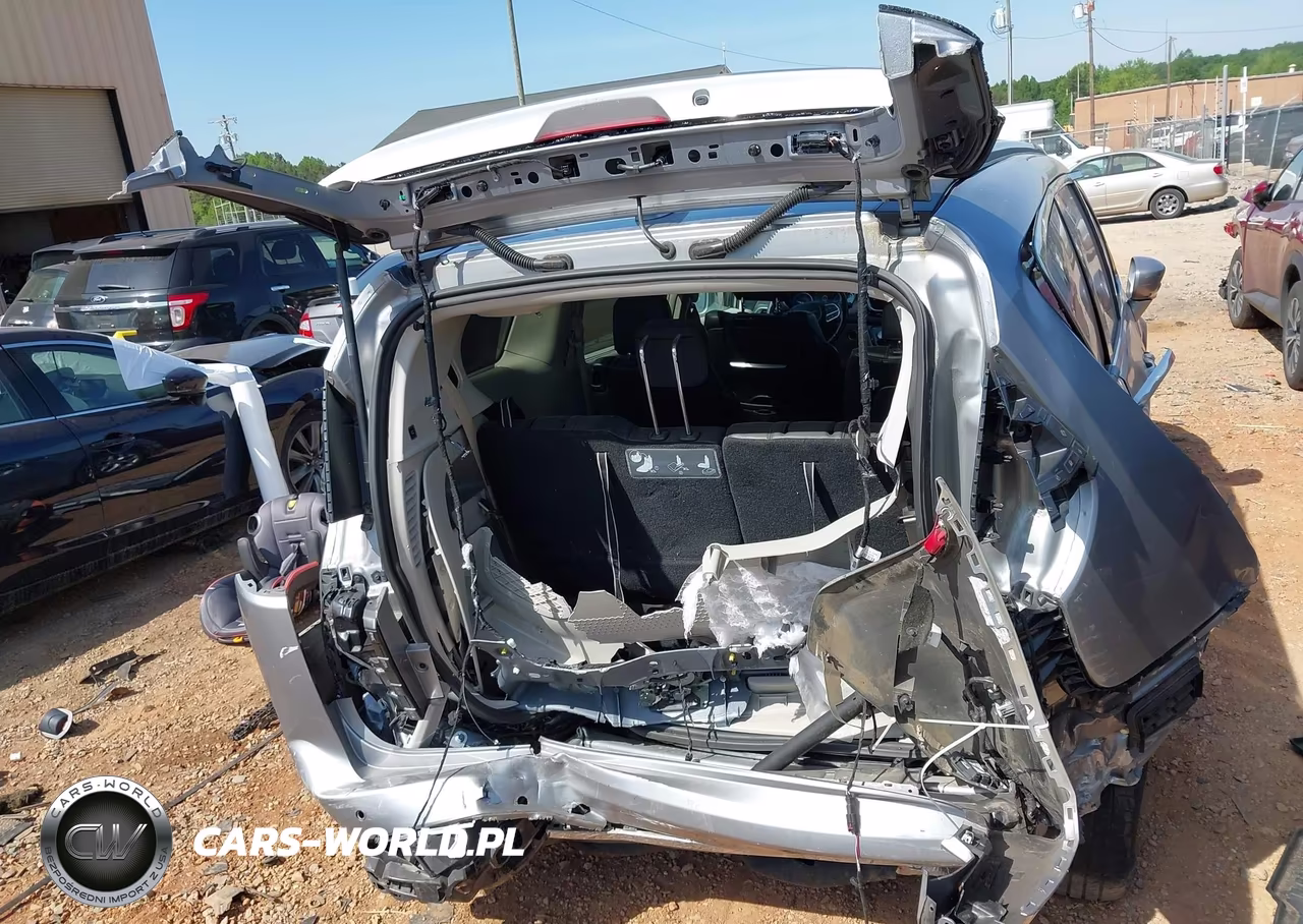 2019 Chrysler Pacifica Touring L Plus VIN:2C4RC1EGXKR629798 - 17