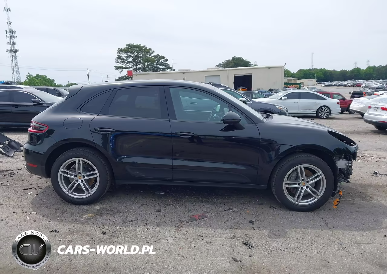 2018 Porsche Macan VIN:WP1AA2A52JLB00932 - 13