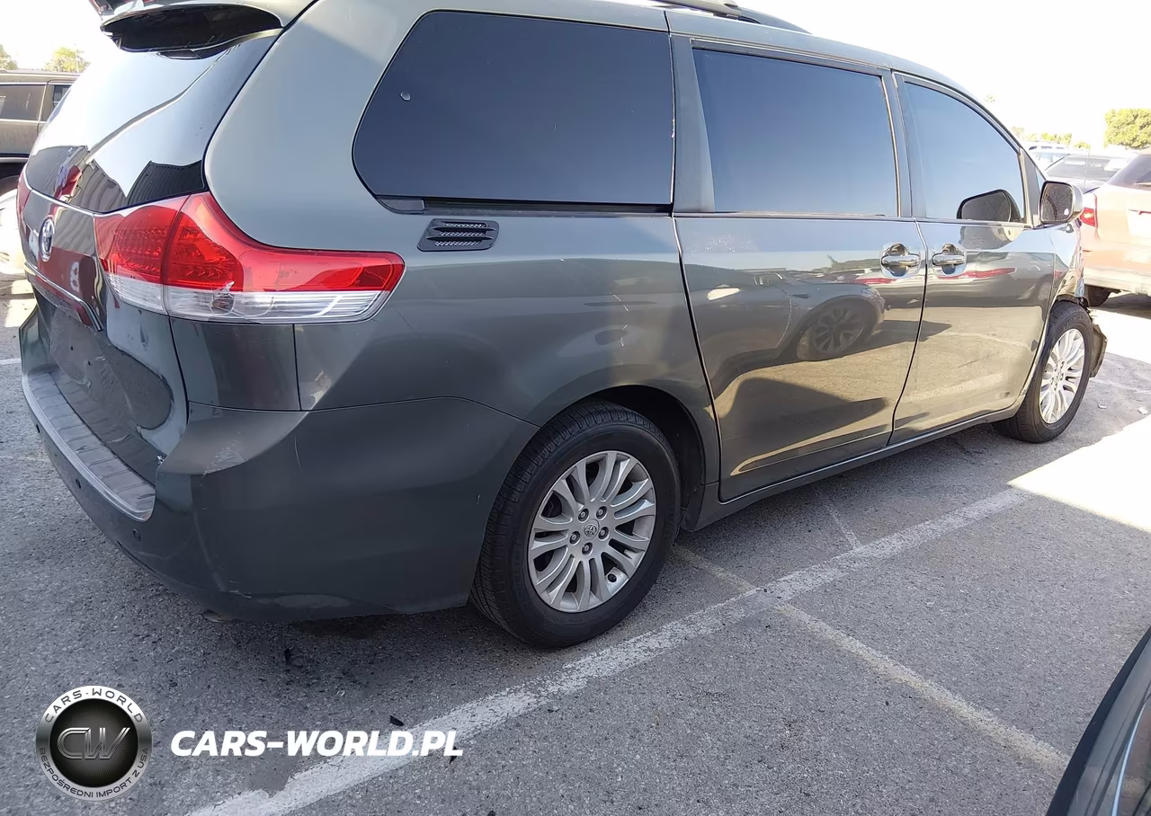 2011 Toyota Sienna Xle V6 VIN:5TDYK3DCXBS062198 - 4