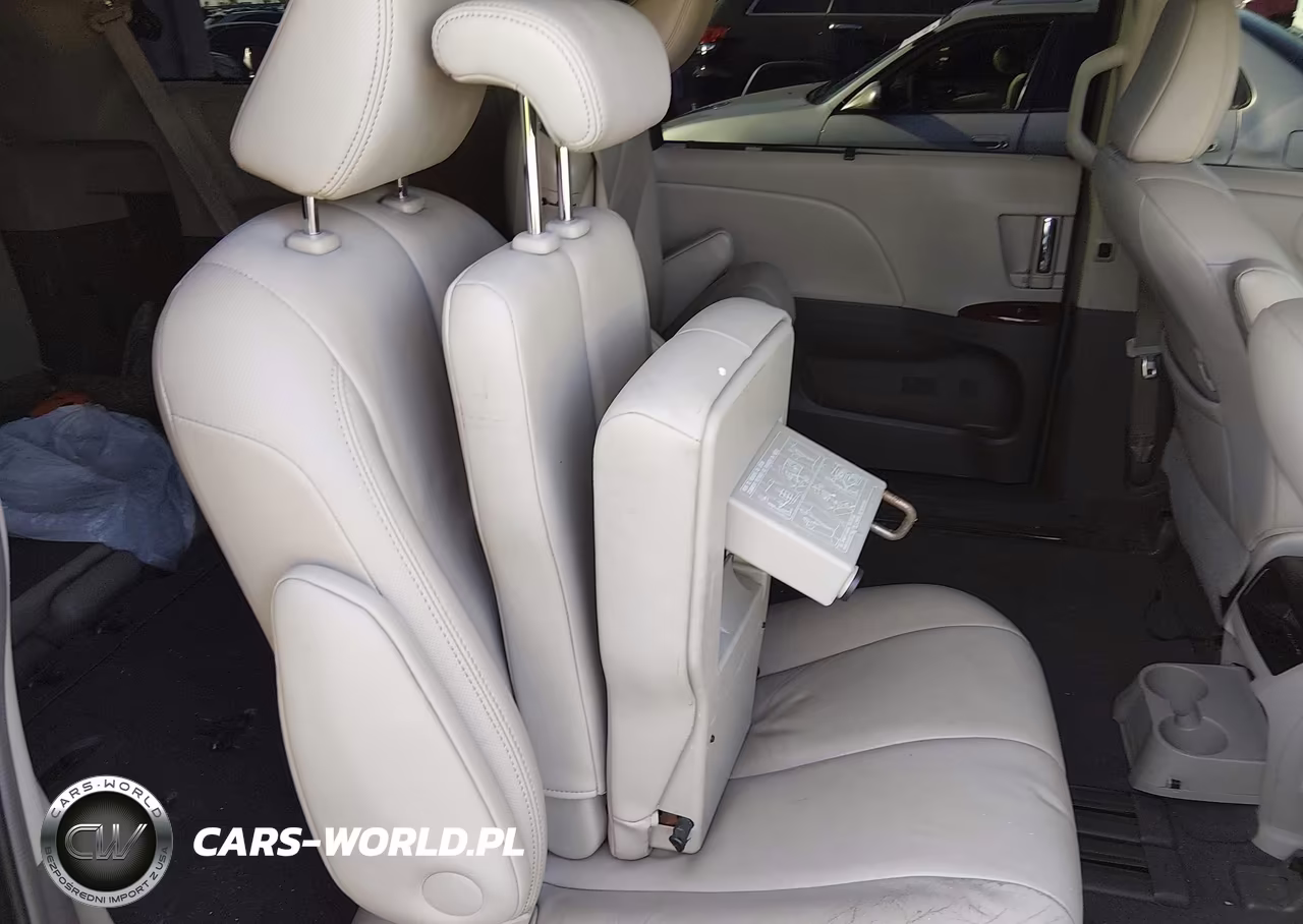 2011 Toyota Sienna Xle V6 VIN:5TDYK3DCXBS062198 - 8