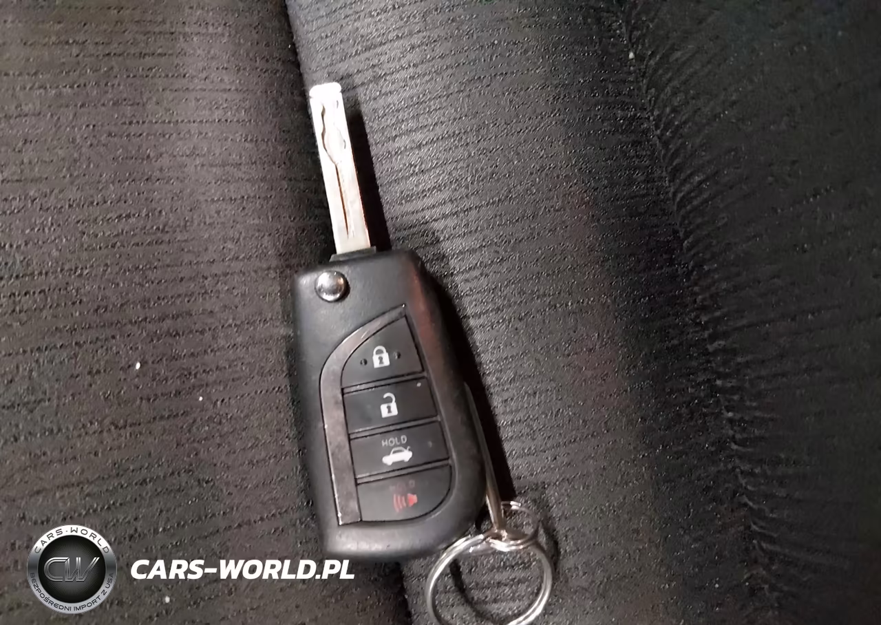 2018 Toyota Camry Le VIN:4T1B11HKXJU029920 - 11