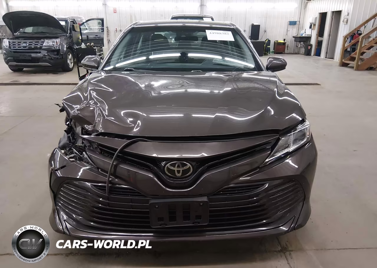 2018 Toyota Camry Le VIN:4T1B11HKXJU029920 - 13
