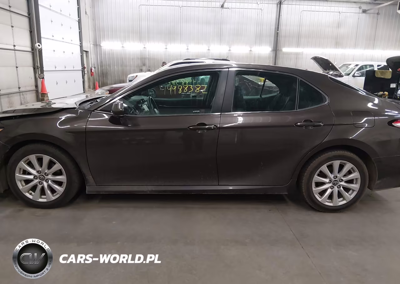 2018 Toyota Camry Le VIN:4T1B11HKXJU029920 - 15