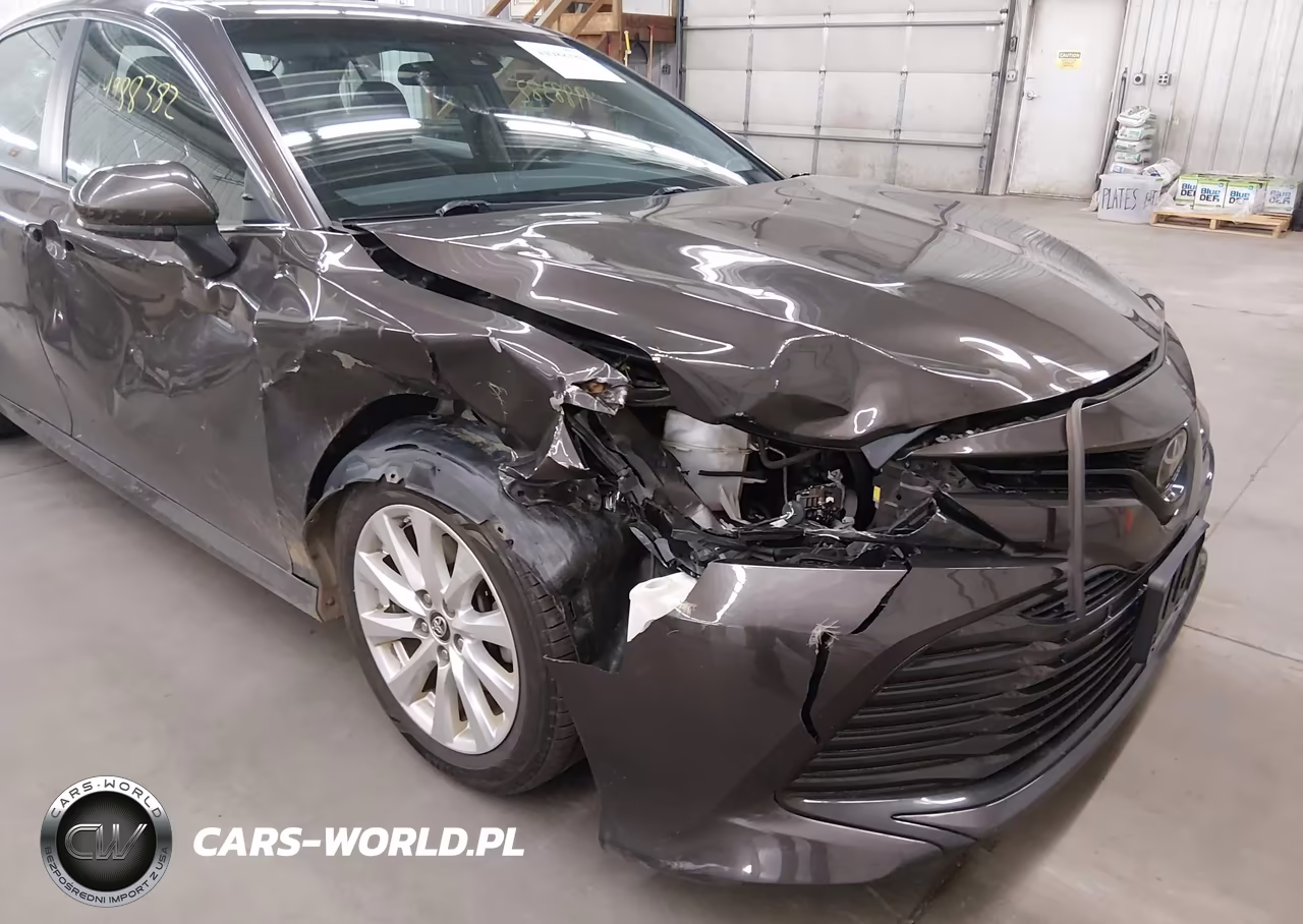 2018 Toyota Camry Le VIN:4T1B11HKXJU029920 - 6